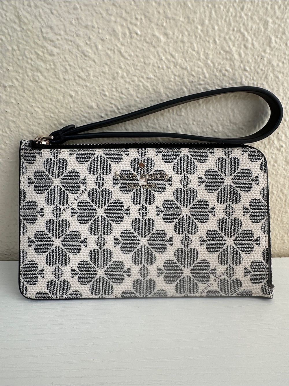 EUC Kate Spade 2 pc LUCY Spade flower corner zip wristlet & card case - Picture 2 of 9